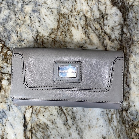 Unique Large Grey Michael Kors Wallet - Picture 1 of 6